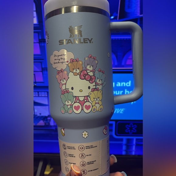 Stanley Hello Kitty Mug - Pink and Gray - Picture 3 of 5